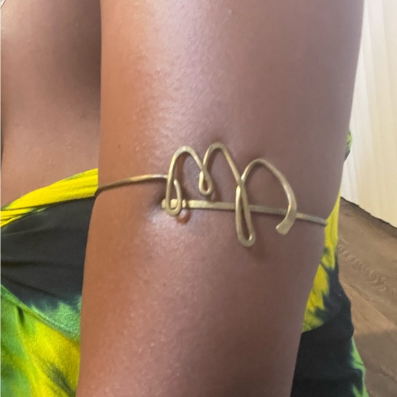 Virgo Symbol Brass Arm Cuff - Picture 5 of 6